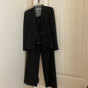 Tahari Womens Three-Piece Suit, NWOT